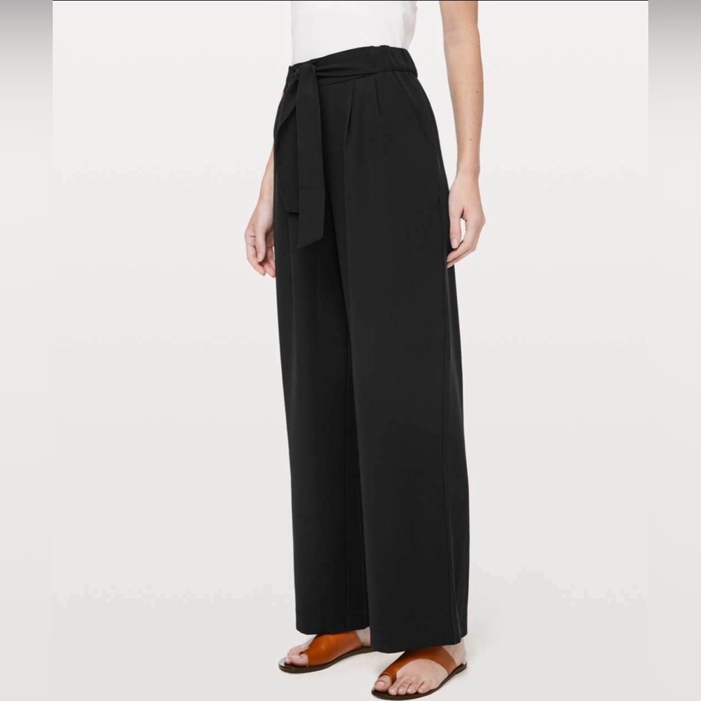 Lululemon Noir Pants size 8